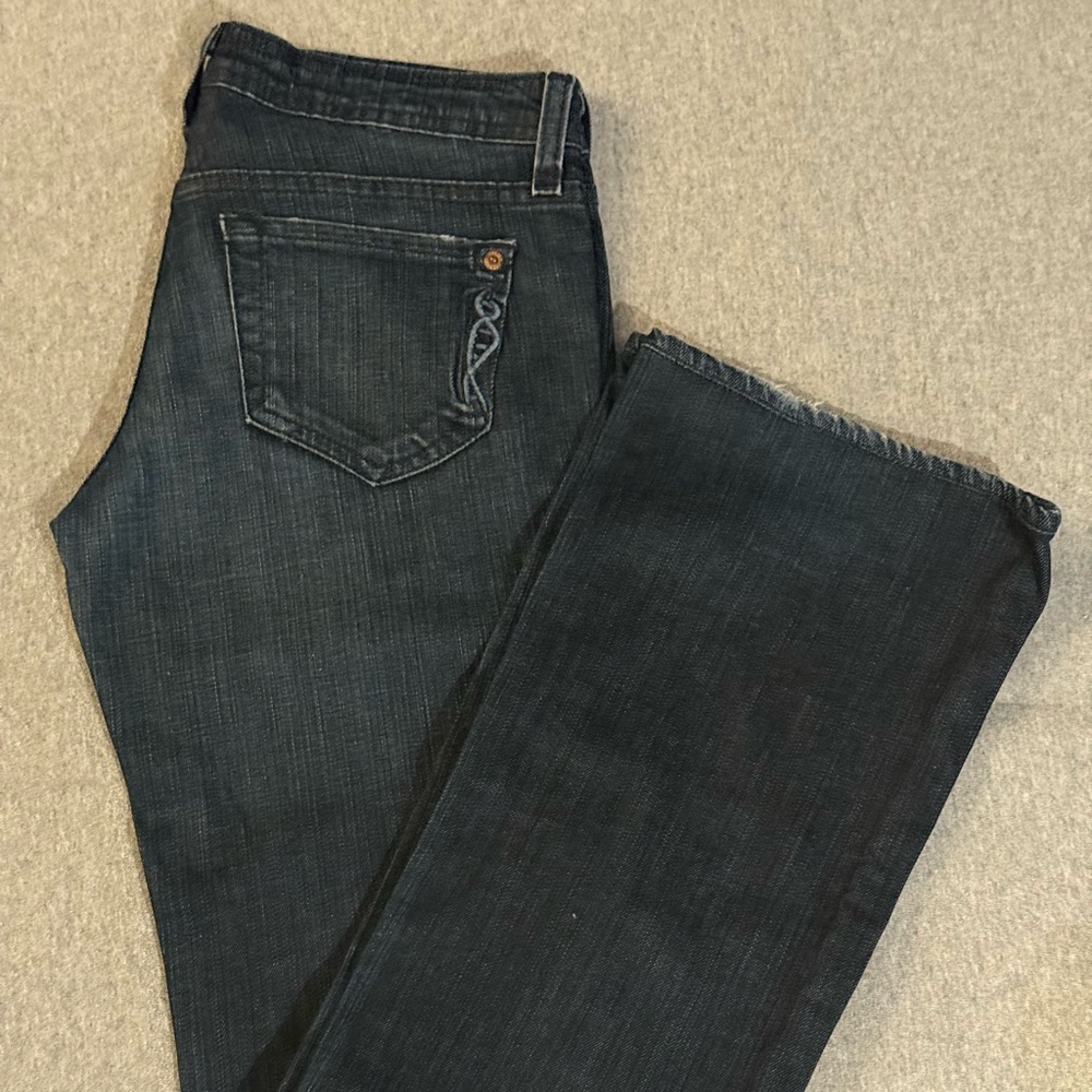 Genetic Dark Blue Denim Jeans
Front seam:7” Waist:26” Inseam:32”